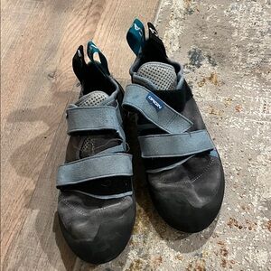 Scarpa Climbing Shoes size 9